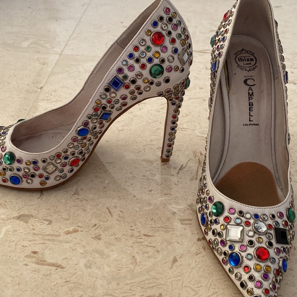 So fashion heels. Very elegant. - Picture 2 of 6